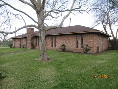 Tiny photo for 403 Lotus Street, Lake Jackson, TX 77566 (MLS # 69572719)