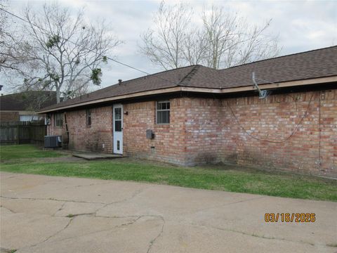 Tiny photo for 403 Lotus Street, Lake Jackson, TX 77566 (MLS # 69572719)