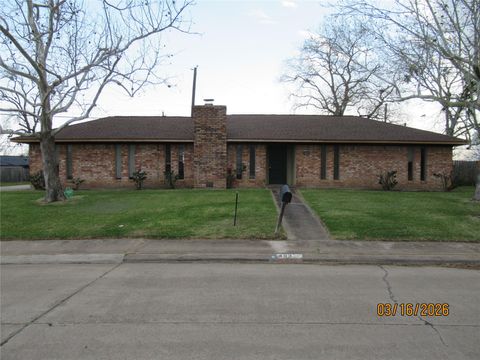 Tiny photo for 403 Lotus Street, Lake Jackson, TX 77566 (MLS # 69572719)