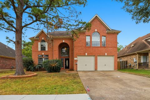 Photo of 2412 Piney Woods Drive, Pearland, TX 77581 (MLS # 73700925)