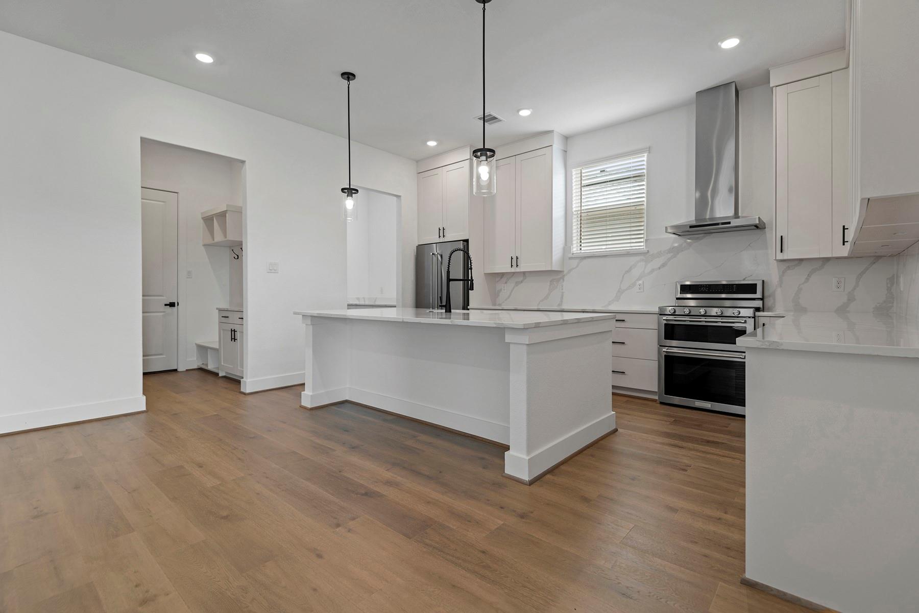 1911 Drover Lane