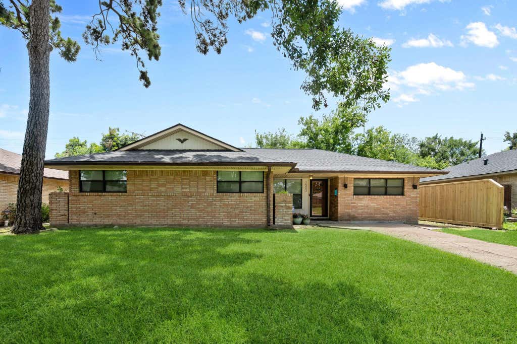 Photo of 1503 Ansbury Drive, Houston, TX 77018 (MLS # 51557398)