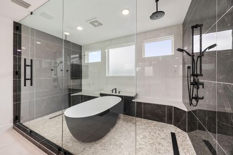 Tiny photo for 424 Redan Street, Houston, TX 77009 (MLS # 97020397)