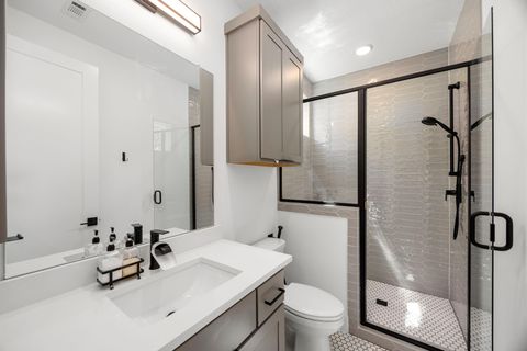 Tiny photo for 424 Redan Street, Houston, TX 77009 (MLS # 97020397)