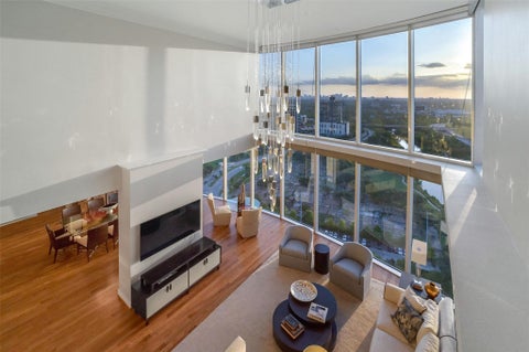 Photo of 3333 Allen Parkway #3003, Houston, TX 77019 (MLS # 87568723)
