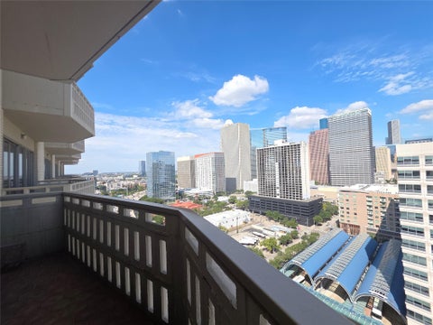 Photo of 2016 Main Street #1907, Houston, TX 77002 (MLS # 10105384)