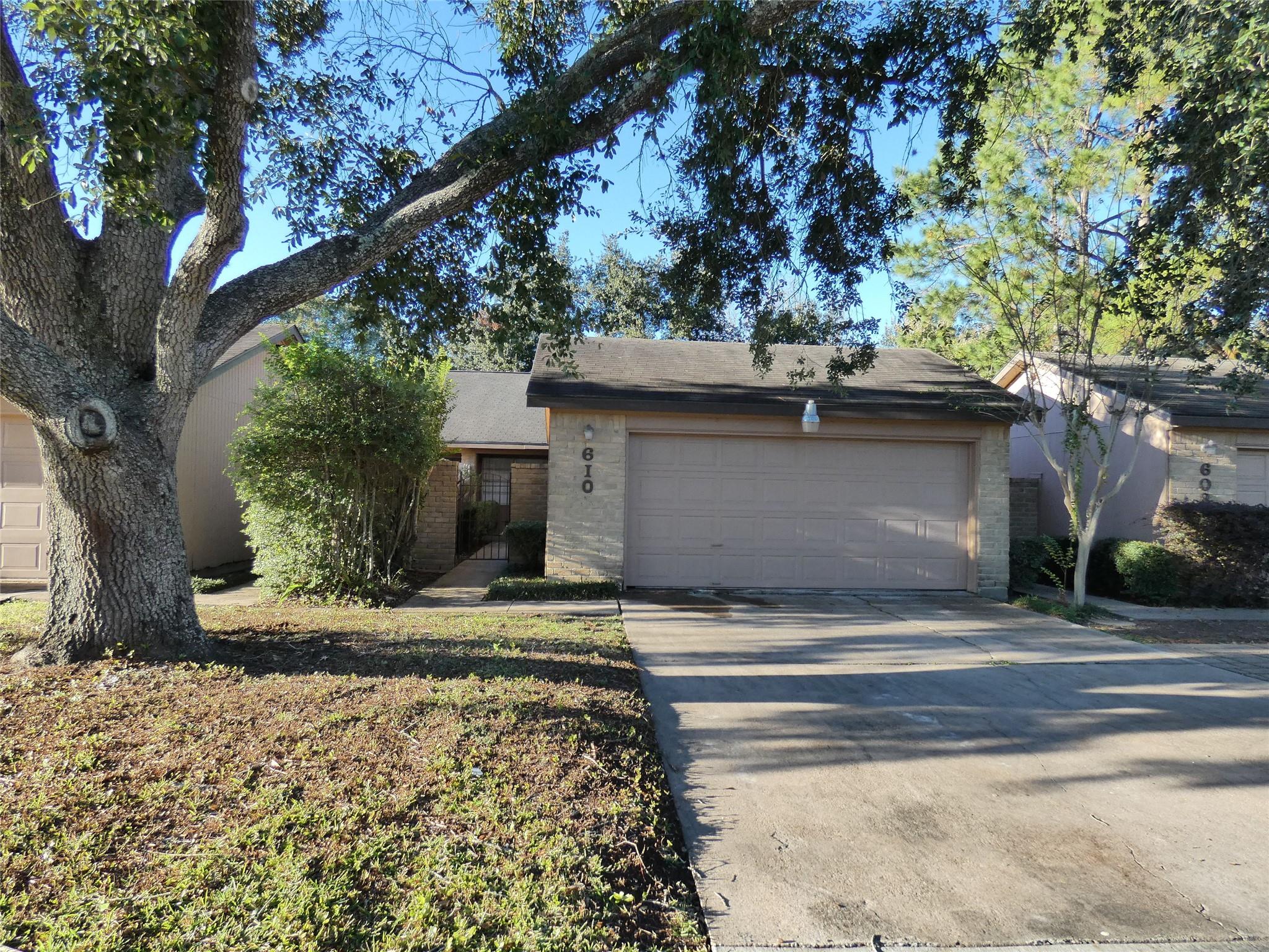 610 Golfview Drive