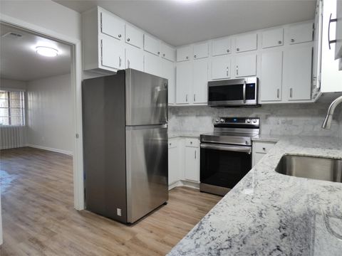 Photo of 610 Golfview Drive, Richmond, TX 77469 (MLS # 39707433)