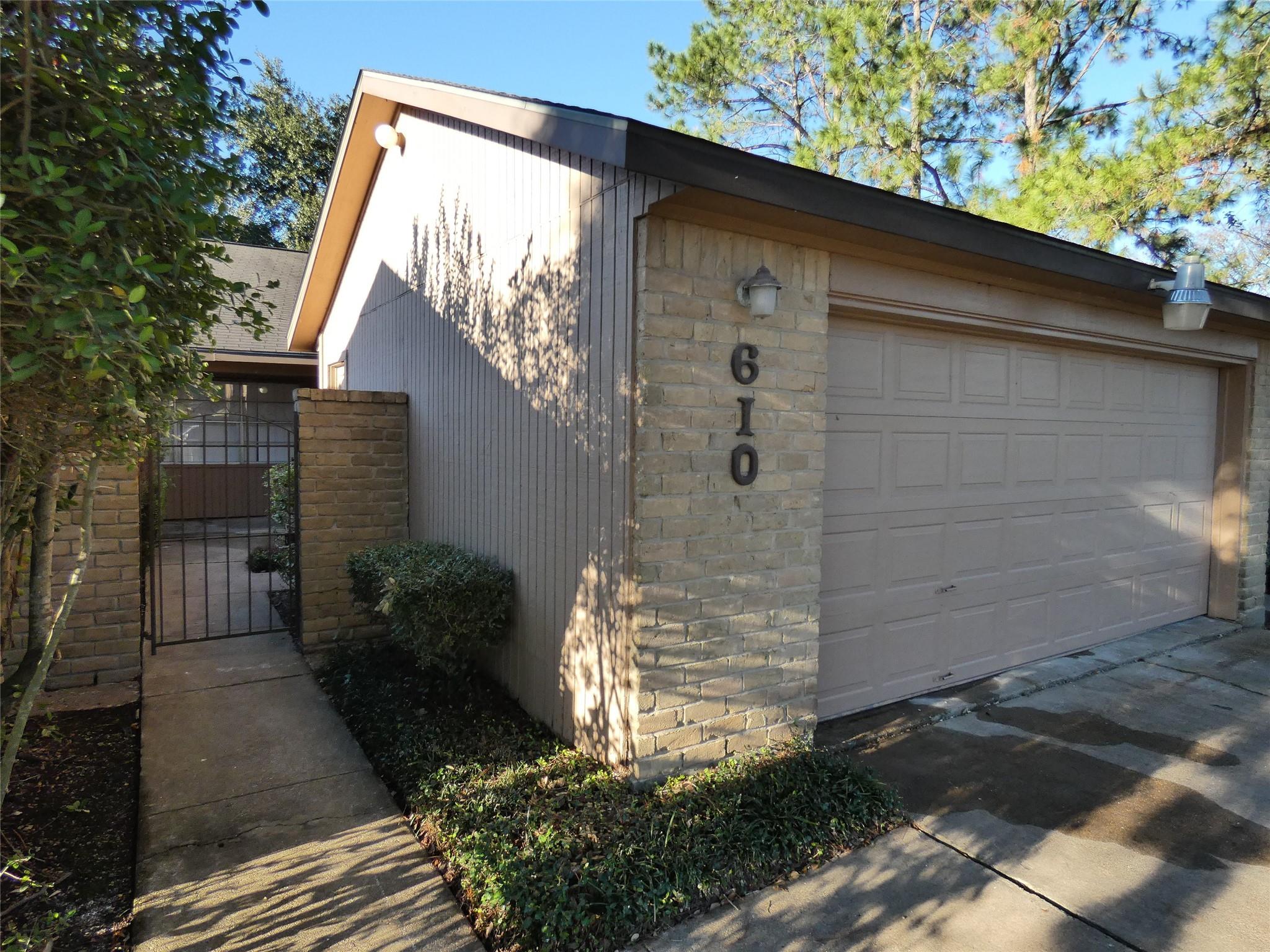 610 Golfview Drive