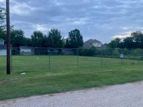 Vacant Land For Sale - 1323 Phyllis Street<br/> Rosharon, TX 77583