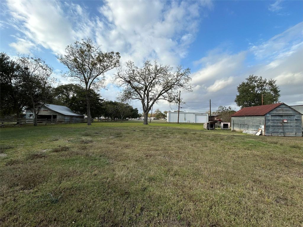 Photo of 810 Morris Street, East Bernard, TX 77435 (MLS # 6546409)