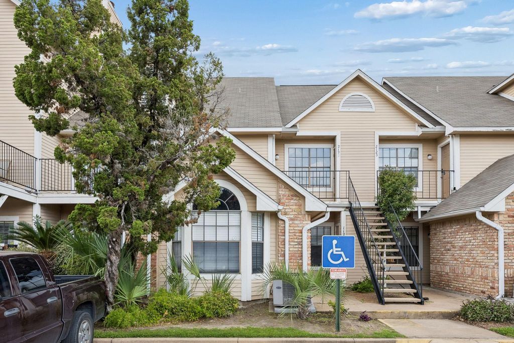 Photo of 2300 Old Spanish Trail #2122, Houston, TX 77054 (MLS # 97807291)