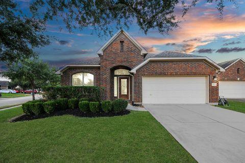 Photo of 7503 Amber Village Circle, Richmond, TX 77407 (MLS # 75799529)