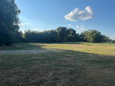 Photo of 303 E Washington, Kosse, TX 76653 (MLS # 52878336) Photo of 303 E Washington, Kosse, TX 76653 (MLS # 52878336)