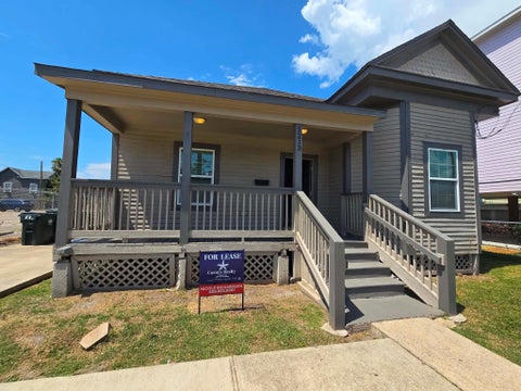 Photo of 1213 30th St, Galveston, TX 77550 (MLS # 28134601)