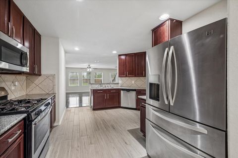 Tiny photo for 15642 S Fall Fern Cir Cir, Houston, TX 77044 (MLS # 85336239)