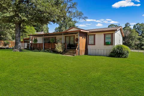 Photo of 320 Carolyn Drive, Livingston, TX 77351 (MLS # 96381723)