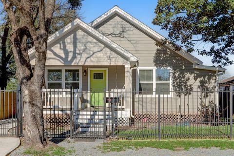 Photo of 4801 Avenue H, Houston, TX 77011 (MLS # 42783302)