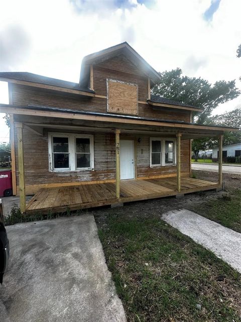 Photo of 731 W 4th Street, Freeport, TX 77541 (MLS # 4853877) Photo of 731 W 4th Street, Freeport, TX 77541 (MLS # 4853877)