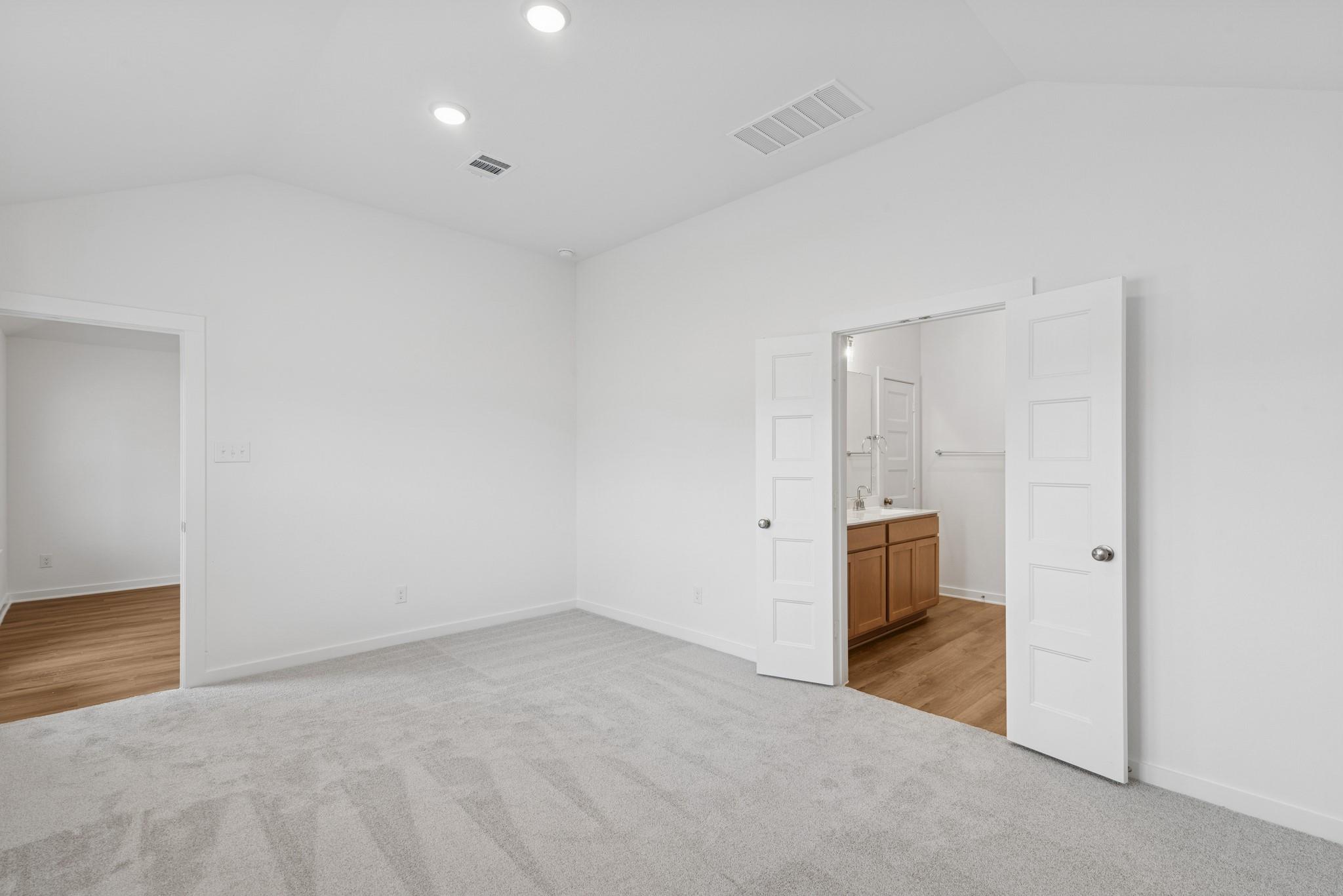 1702 Green Warbler Lane