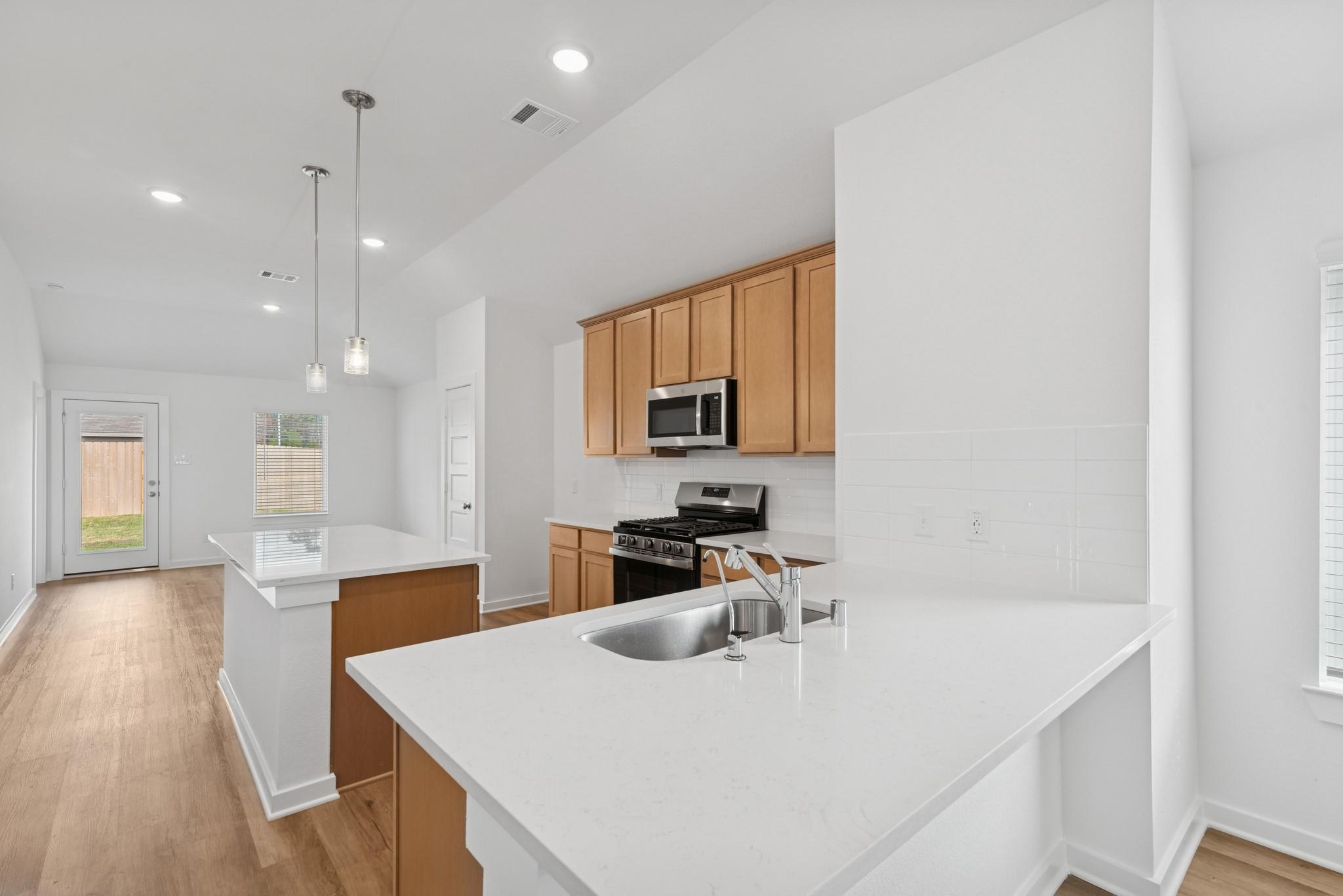 1702 Green Warbler Lane