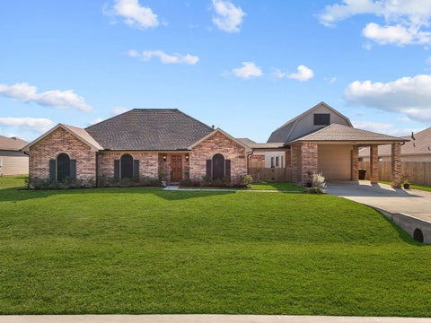 Photo of 2111 Gilbert Road, Dickinson, TX 77539 (MLS # 68822561)