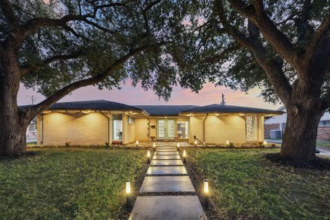 Photo of 5339 Rutherglenn Drive, Houston, TX 77096 (MLS # 29941019)
