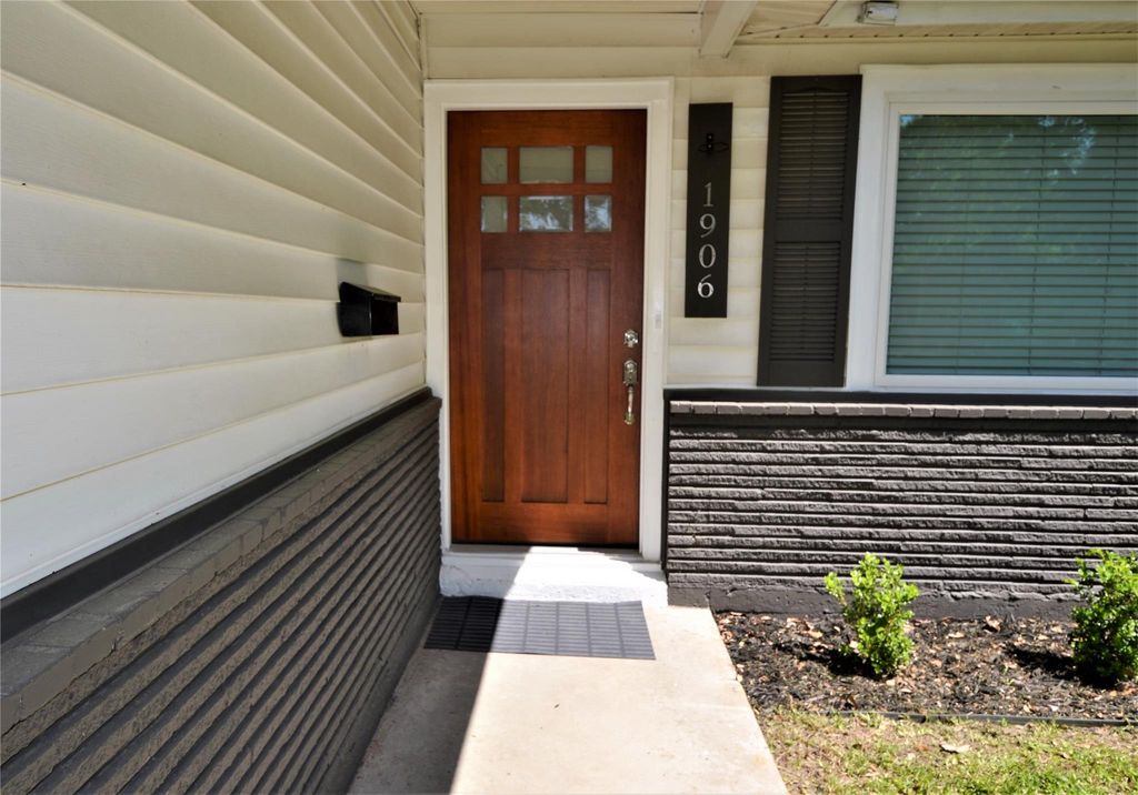 Photo of 1906 Coulcrest Drive, Houston, TX 77055 (MLS # 18688663)