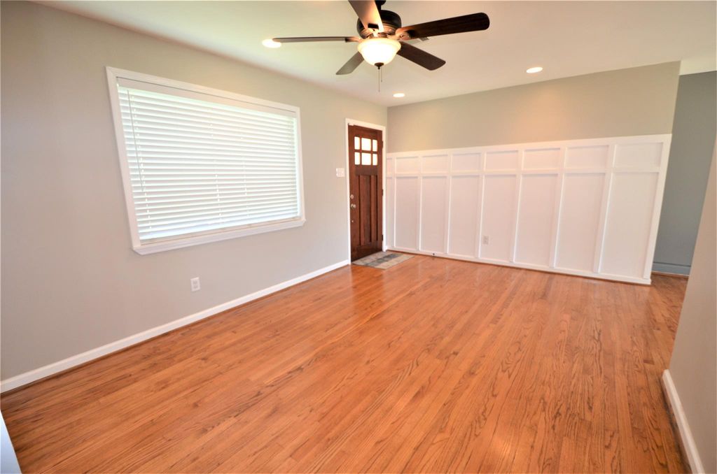 Photo of 1906 Coulcrest Drive, Houston, TX 77055 (MLS # 18688663)