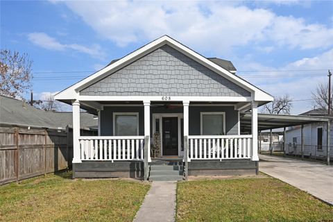 Photo of 608 Archer Street, Houston, TX 77009 (MLS # 48855779)
