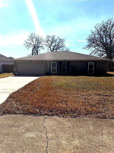 Homes For Sale - 310 Deep Woods Lane<br/> Livingston, TX 77351