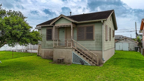 Homes For Sale - 5621 Avenue Q 1/2<br/> Galveston, TX 77551