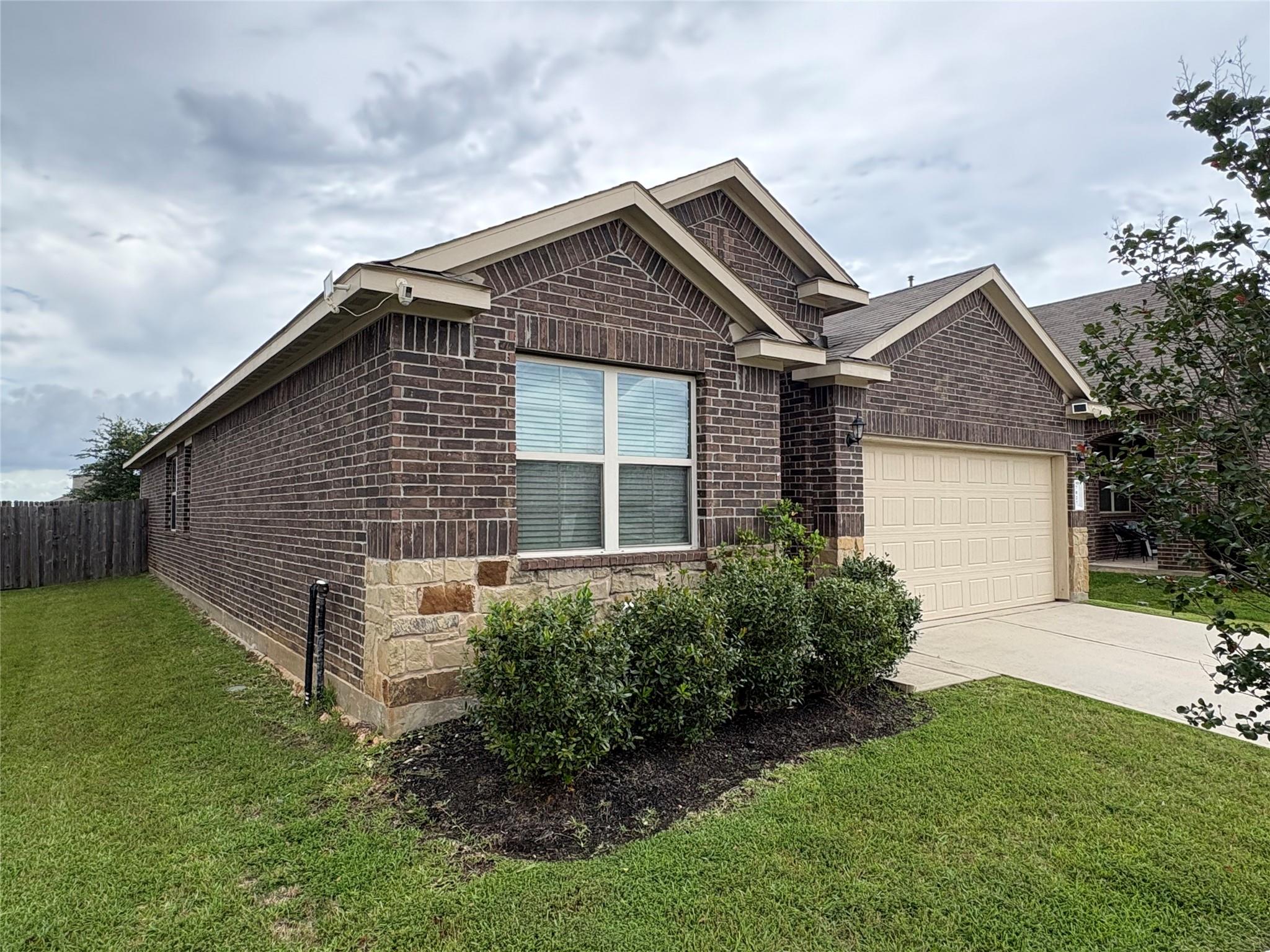7027 Bonaire Vista Lane