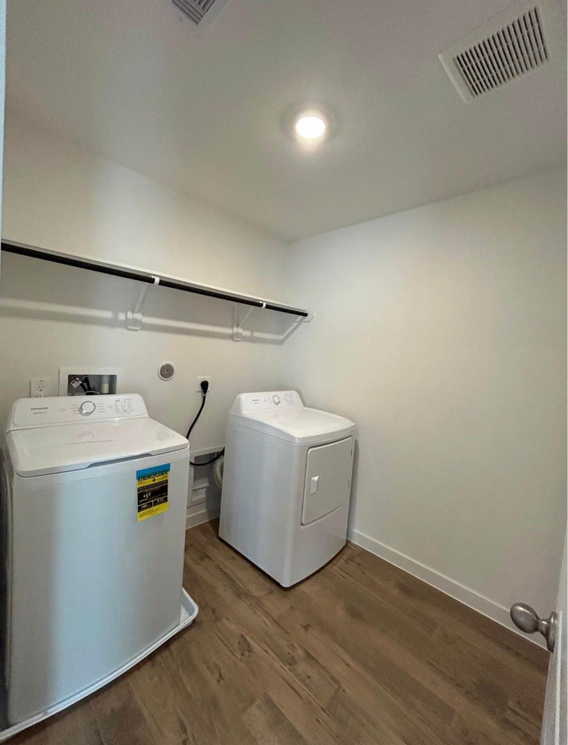 3527 Shearwater Street