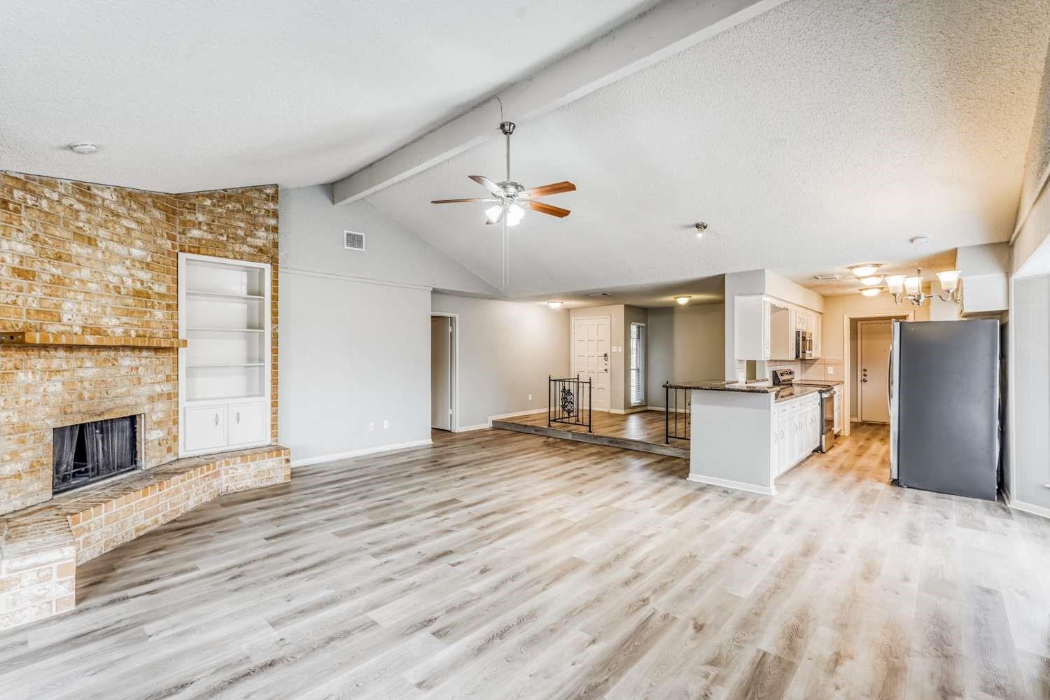 2306 Cambridge Court N