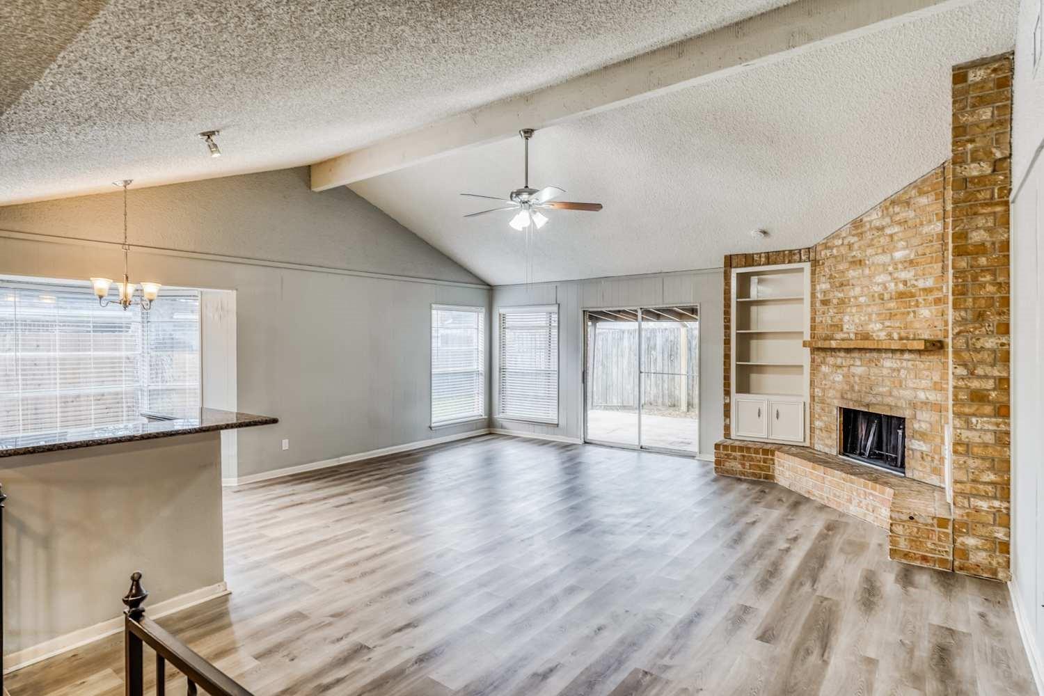 2306 Cambridge Court N