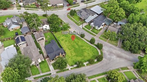 Photo of 1102 Weaver Street, Houston, TX 77023 (MLS # 11816657)