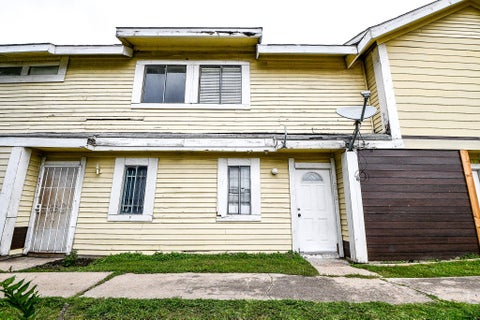 Condo For Sale - 8405 Wilcrest Drive #3012<br/> Houston, TX 77072
