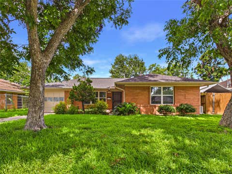 Photo of 2127 Nell Street, Houston, TX 77034 (MLS # 40948816)