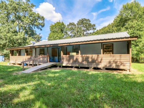 Photo of 253 Road 3800 N, Cleveland, TX 77328 (MLS # 54342193)