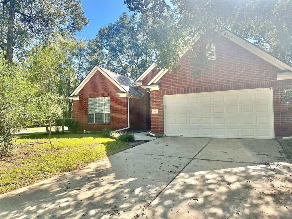 Photo of 18 S Willow Point Circle, Spring, TX 77382 (MLS # 26572721)