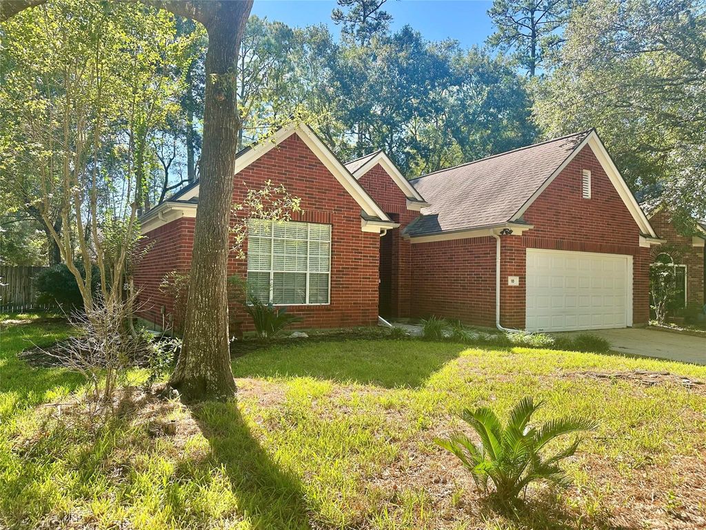 Photo of 18 S Willow Point Circle, Spring, TX 77382 (MLS # 26572721)