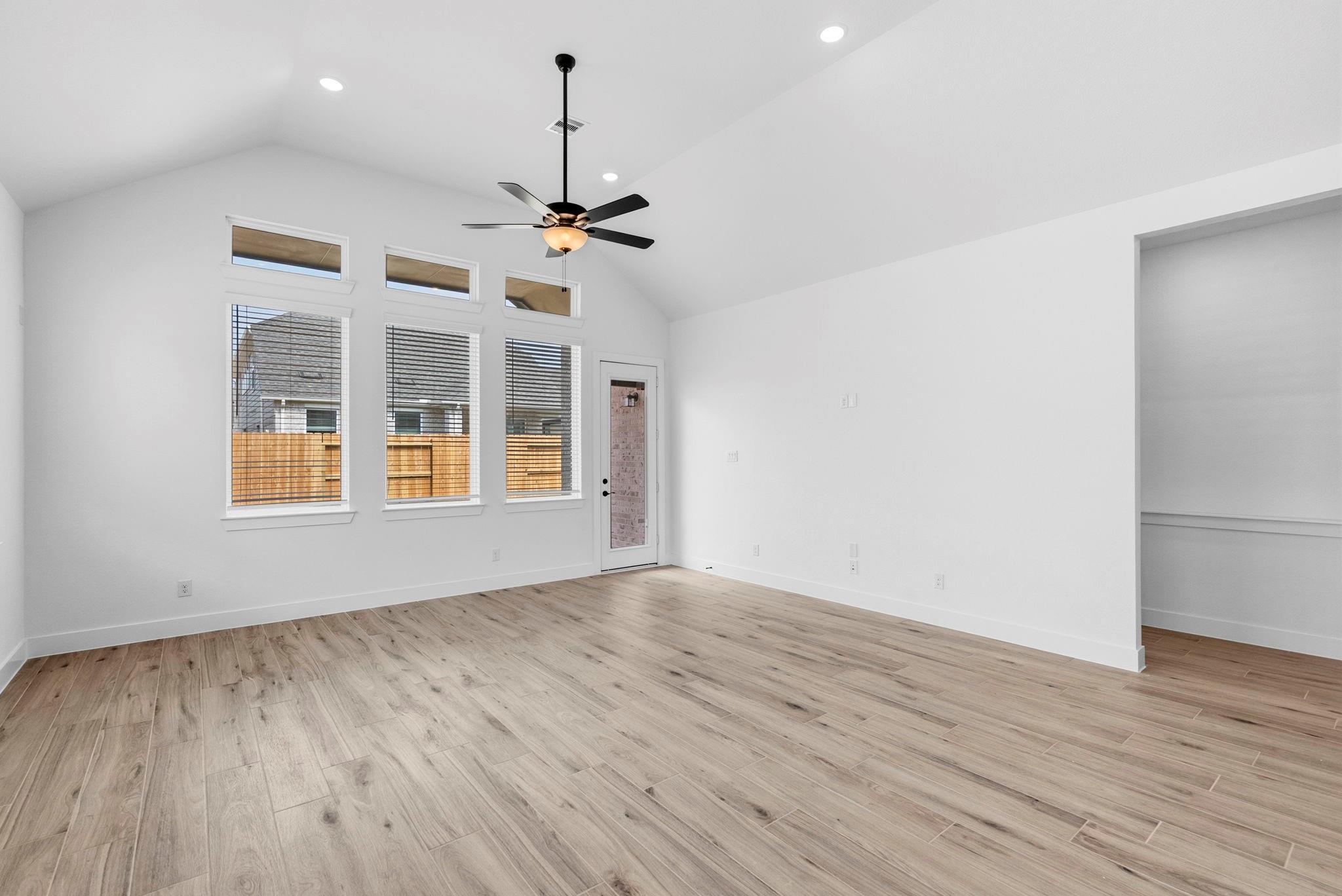 13306 Valley Orchard