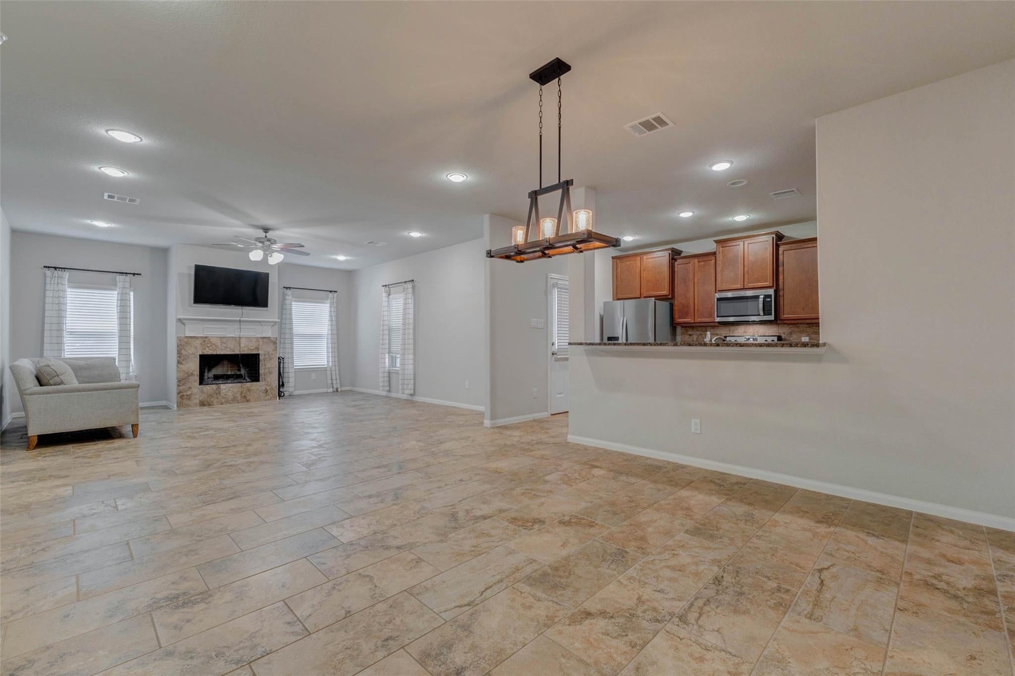 3811 Springcrest