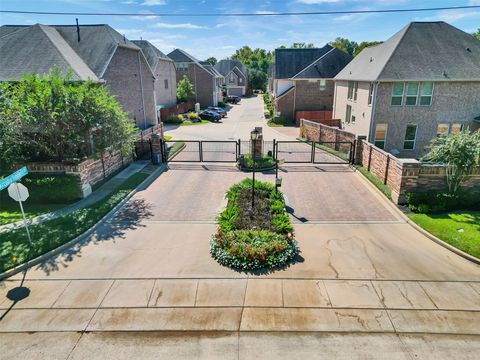 Photo of 18324 Parkview Point Drive, Houston, TX 77094 (MLS # 7503542)