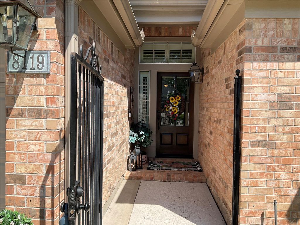 Photo of 8119 Malardcrest Drive, Humble, TX 77346 (MLS # 97124004)
