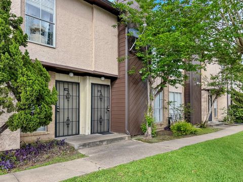 Photo of 1500 Bay Area Boulevard #149, Houston, TX 77058 (MLS # 23396242)