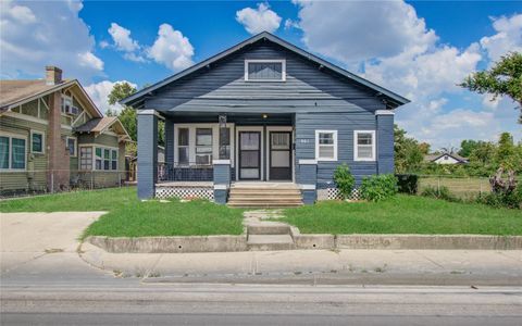 Photo of 901 Boundary Street, Houston, TX 77009 (MLS # 25132921)