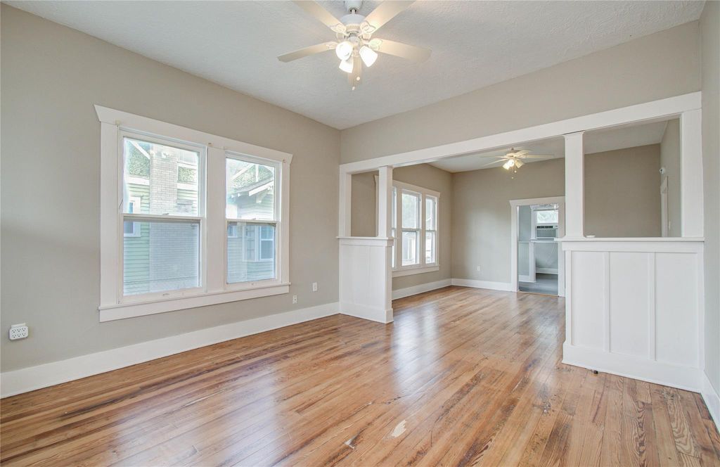 Photo of 901 Boundary Street, Houston, TX 77009 (MLS # 25132921)