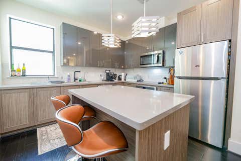 Condo For Rent - 2401 Crawford Street #A<br/> Houston, TX 77004